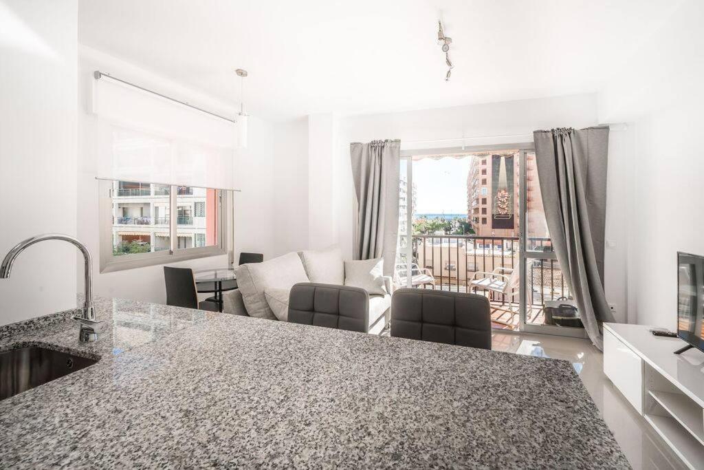 Stunning Fuengirola Gem With City And Sea Views Exterior photo
